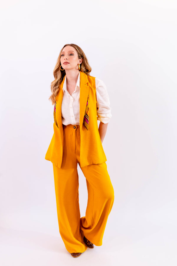 COLETE ALONGADO LEVE AMARELO - LINA BE