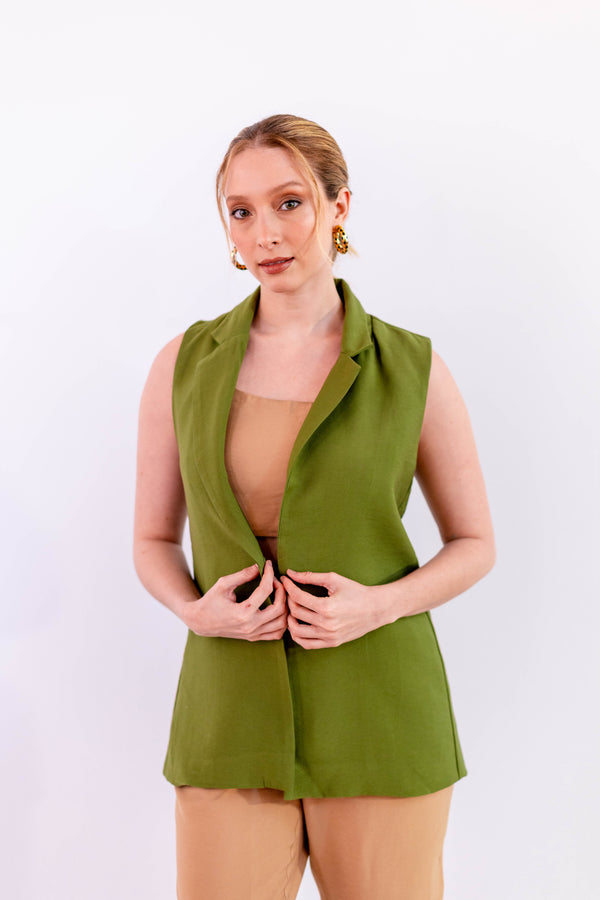 COLETE ALONGADO LEVE VERDE - LINA BE