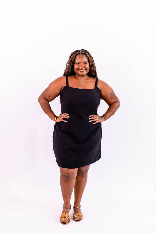 VESTIDO CURTO LEVE PRETO - LINA BE