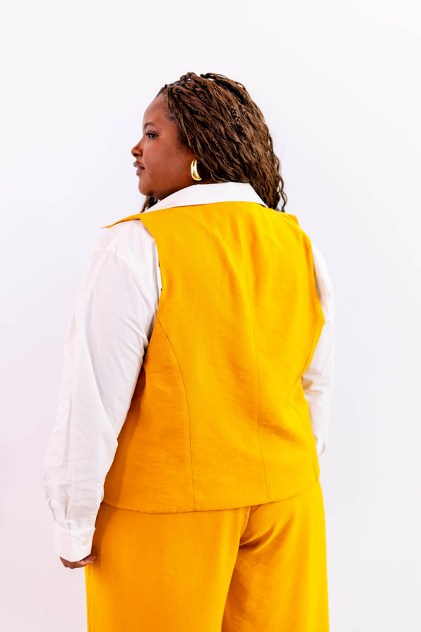COLETE AJUSTADO LEVE AMARELO - LINA BE