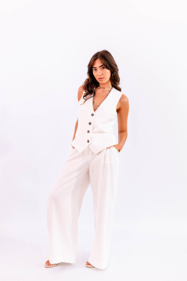 COLETE AJUSTADO LEVE OFF WHITE - LINA BE